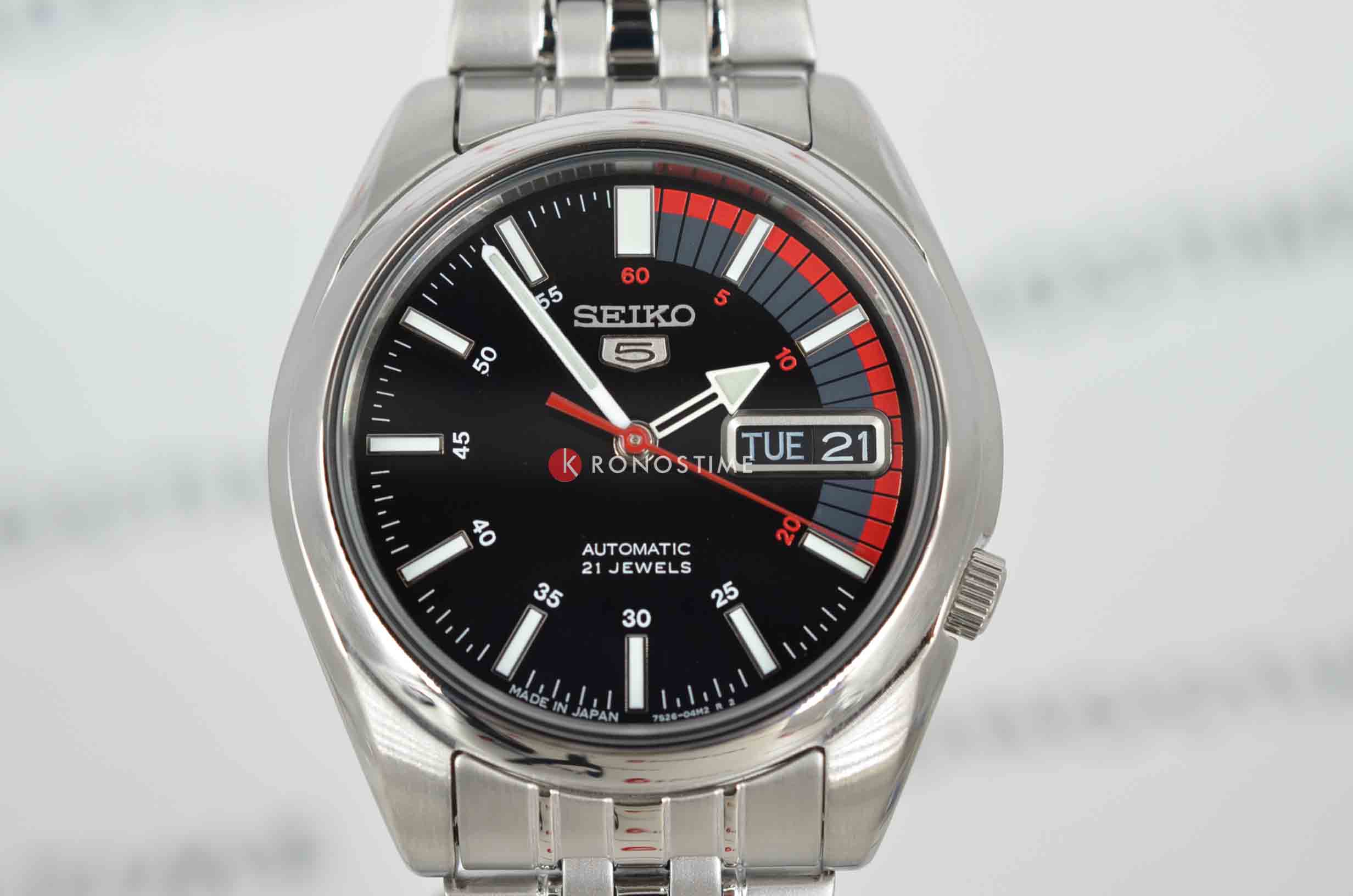 Seiko Seiko Seiko 5 SNK375J1 , наручные мужские часы фото под углом